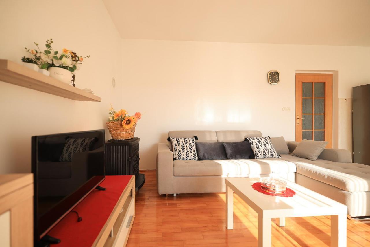 Apartments Ana Petrcane Buitenkant foto