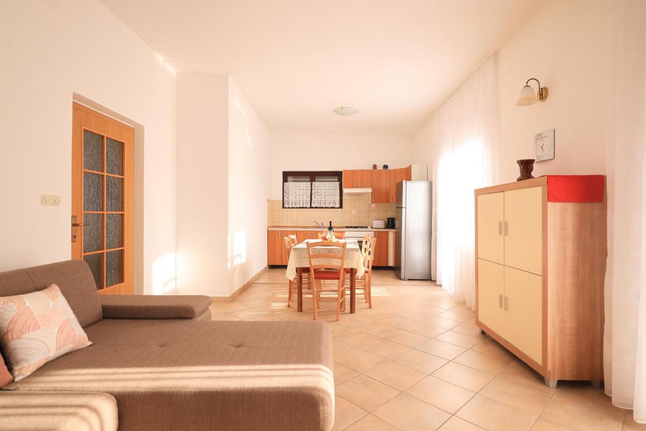 Apartments Ana Petrcane Buitenkant foto