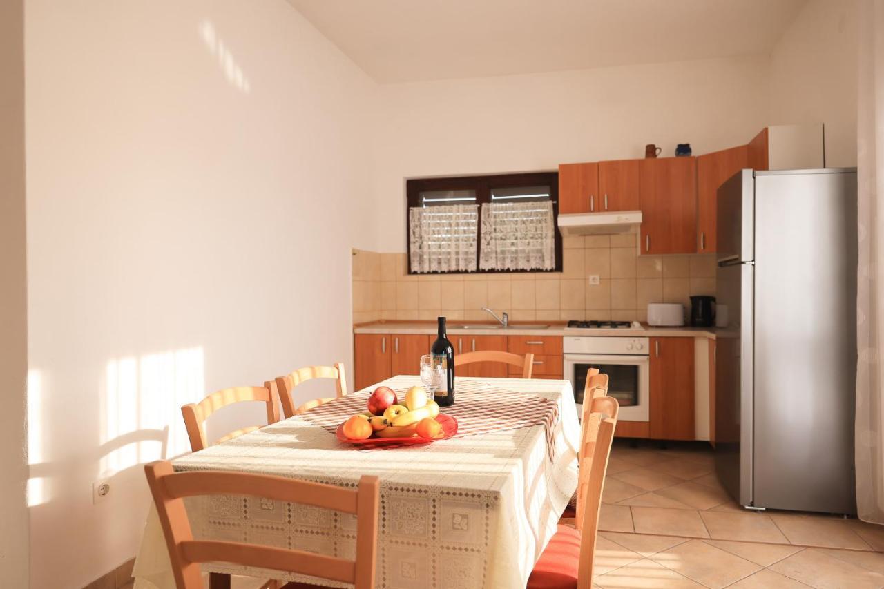 Apartments Ana Petrcane Buitenkant foto